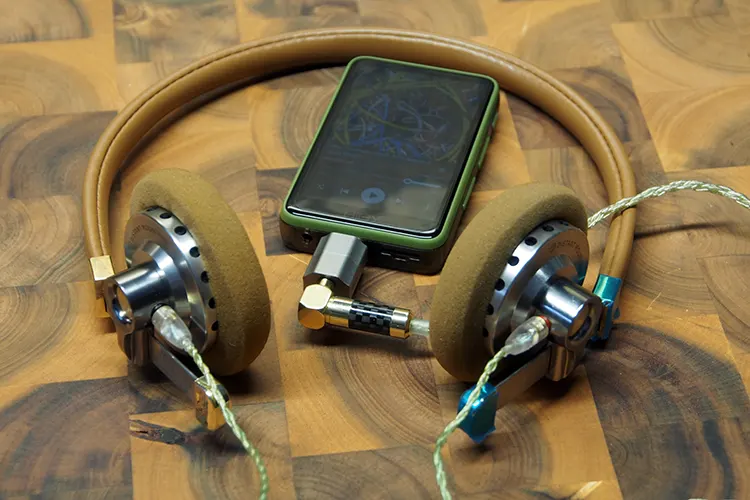 ddHiFi TC35M2 with HiBy R1 DAP and headphones