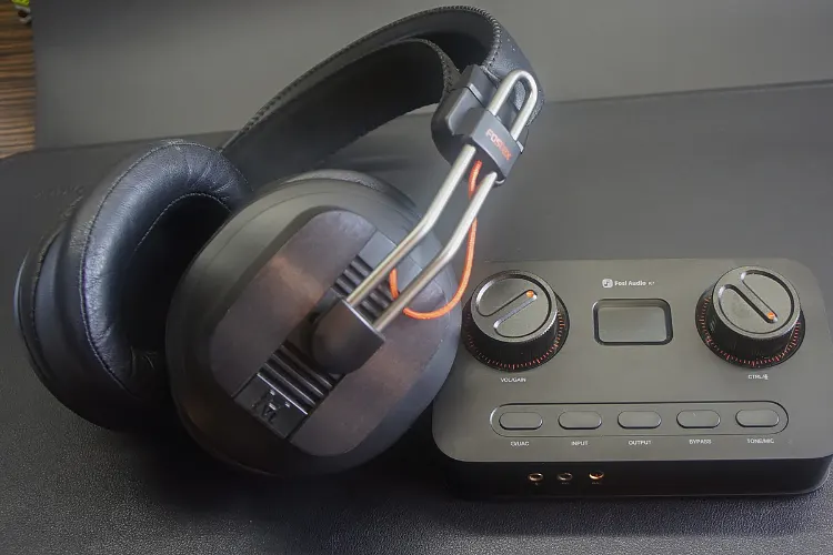 Fosi Audio K7 with Modhouse Argon MK3 headphones on top